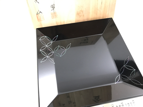 高岡漆器 天野漆器株式会社 お盆 丸盆 天然木 花柄 : 漆器 丸 螺鈿