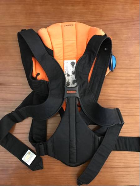 ベビービョルン抱っこ紐 ブラック×オレンジ しっかりめ_3