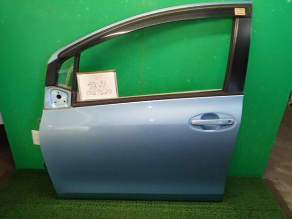 >商品詳細　<BR>　業務用かき氷機　　　<BR>              <BR>                <BR>　　　　　<BR>　　<BR>       　　<BR>メーカー　台湾製<BR><BR>個数　　　1SET<BR><BR><BR><BR>      <BR><BR><BR>下記の記載を読んでいただいた上、<BR>ご了承いただける方のみご入札ください。<BR>セットになります。<BR>「パーツ」も含まれます。<BR>中古品も多くありますので<BR>すべて現状品で認識の上、<BR>破損、欠品等ある場合もごさいます。<BR>気が付いた所は記載してますが<BR>写真が全てですので宜しくご検討ください。<BR>発送はゆうパック   170    サイズを予定しております。<BR>兵庫県より出荷いたします。<BR>同梱は受け付けは致しません。<BR>（大型商品の為170サイズを越える時は他社の家財便になります。）<BR><BR>サイズによっては金額が<BR>変動しますので予めご了承ください。<BR>尚、はこboonや他の配送方法は非対応です。<BR>送料に関してですが<BR>「梱包代」やその他諸経費等は<BR>一切含みませんので<BR>希望する発送方法の<BR>金額のみを請求させていただきます。<BR>どうしても厳重に梱包を<BR>希望される方は決済前に<BR>お知らせください。<BR>※各社によって送料が<BR>異なるかと思いますが<BR>落札者様の希望を<BR>最優先いたします。<BR>３日以内の落札に<BR>限らせて頂きます。<BR><BR>支払は基本的に<BR>かんたん決済のみ対応しております。<BR><BR>※商品は原則中古品になります。<BR>イタミ、へこみ等状態を<BR>気にされる方は入札を<BR>お控えください。<BR>画像だとわかりにくい<BR>部分はありますが<BR>すべて現状品での<BR>出品となりますので<BR>予めご了承ください。<BR><BR>※商品に関しての質問は<BR>受け付けておりません。<BR>上記にもある様に<BR>現状品での出品となり<BR>見落としや専門的な<BR>質問になると<BR>お答えできない場合があり<BR>内容の返答によっては<BR>「誤記載」<BR>になるといけないので<BR>受け付けておりません。<BR><BR>※ノークレーム、ノーリターンでお願いします。<BR>※評価の「悪い」「非常に悪い」の多い方<BR>（目安としては10％以上）はこちらの判断で<BR>取り消させていただく<BR>場合がございます。<BR>予めご了承ください。<BR><BR>※金額をお知らせしたのち<BR>3日間入金のない方は<BR>キャンセルとさせていただきます。<BR>尚、落札者の都合によりキャンセルはシステム上悪い評価がつきます。<BR>こちらの判断ではなくヤフオクのシステムの為<BR>クレームや嫌がらせ行為はお止め下さい。<BR>※値引き、即決<BR>及び落札後の交渉は<BR>受け付けておりません。<BR><BR>以上の内容をご理解頂き<BR>スムーズなお取り引きを<BR>宜しくお願いいたします。<BR><BR>Sakura Kobe<BR><BR>*ALL AUTHENTIC ITEM.I DO NOT SELL FAKE OR REPLICA