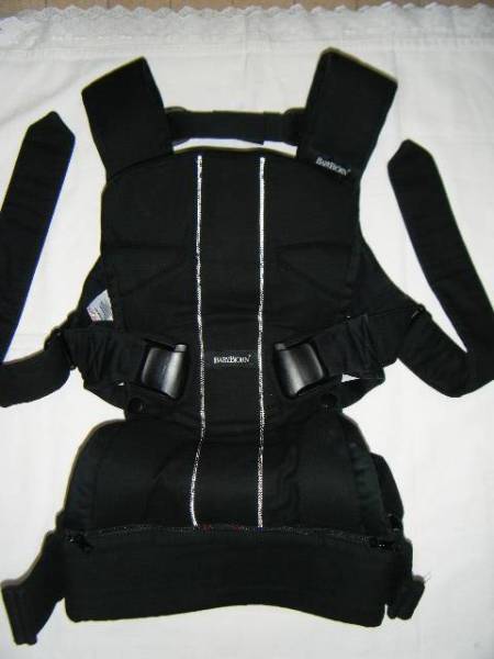 ベビービョルン　抱っこひも　ベビーキャリアONE　黒