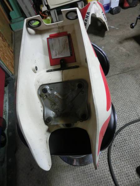 ☆YSR50 シートカウル 割れ欠けなし？！どうぞ！使って