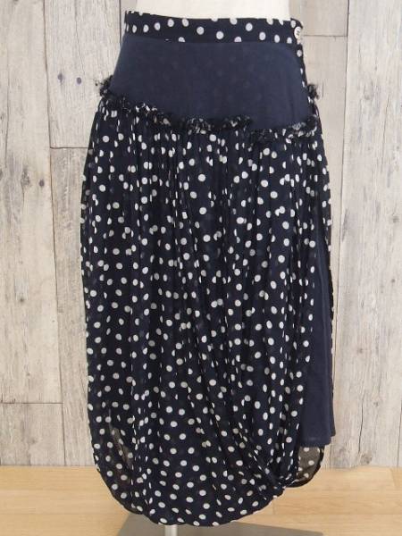 tricot COMME des GARCONS ドット柄 フレアスカート 7-0211S◎tricot COMME des GARCONS/ドット柄デザインフレアスカート