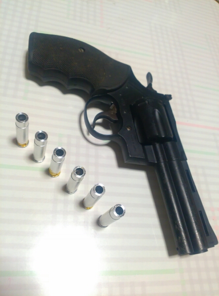 マルイ パイソン 357 マグナム ガス リボルバー リアル カート