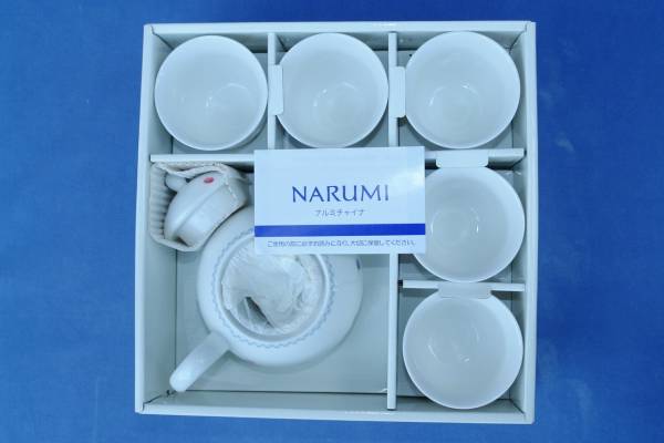 □NARUMI ポット付茶器セット 40320-31973 新品未使用