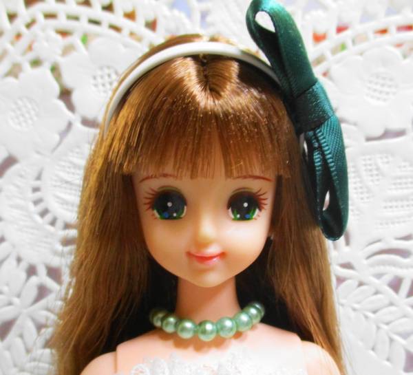 キャッスル　オリジナル　エクセリーナ　濃茶髪　緑瞳