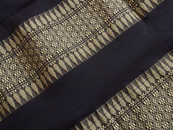 巻きスカート タイドレス パーシン生地 黒 ゴールド 東南アジア タイ エスニック衣装 民族衣装のスカート生地 その他 売買されたオークション情報 Yahooの商品情報をアーカイブ公開 オークファン Aucfan Com