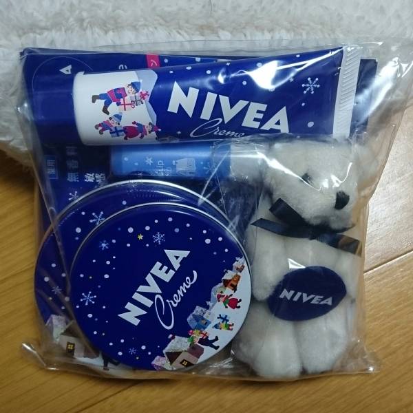 ニベアクリーム16 くまのマスコット付き 缶 リップクリーム チューブ 限定品 ハンドクリーム 売買されたオークション情報 Yahooの商品情報をアーカイブ公開 オークファン Aucfan Com