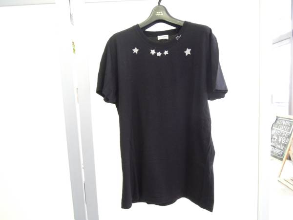 美品　国内正規品　saint laurent　サンローランパリ Ｔシャツ　サイズＭ　星柄　スター　ブラック　黒　定価42，120円
