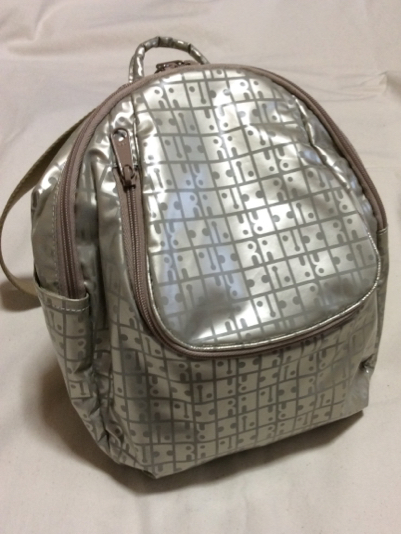 ヤマト屋 超軽量リュック ゴールド RaviRavi 中古美品 【母の日】旅行にも♪