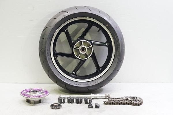 CB400SF Ver.S☆社外 17インチ×4.50J ワイド リアホイール 黒 検【ホンダ NC31 NC39 バージョンS】☆Yd55BC