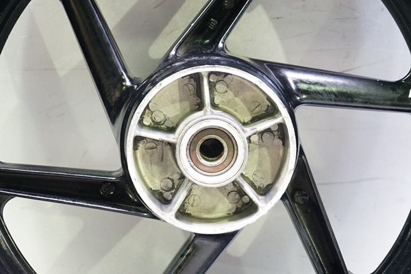 CB400SF Ver.S☆社外 17インチ×4.50J ワイド リアホイール 黒 検【ホンダ NC31 NC39 バージョンS】☆Yd55BC