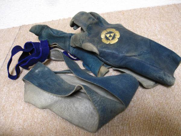 ▲弓道道具▲弓かけ/ゆがけ?/四つがけ?/手袋/グローブ/革製▲古い中古品/整緑1