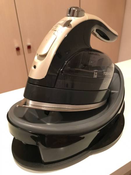 東芝コードレススチームアイロン La・Coo TA-FVX910 中古品