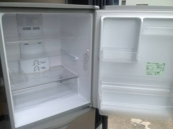 キッチン家電 〔配送無料〕255L 3ドア冷蔵庫 SANYO SR-261K