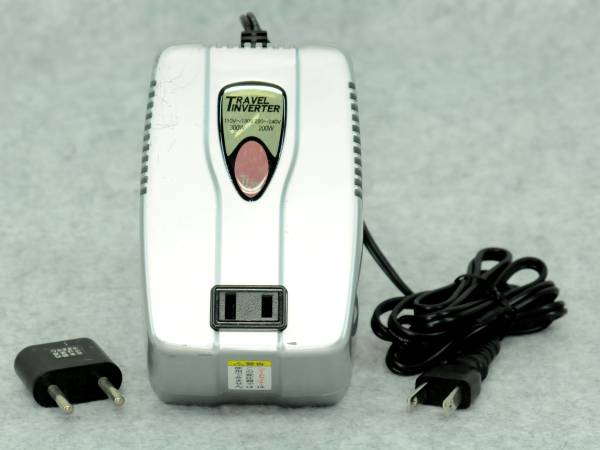 海外旅行用 変圧器 カシムラ ダウントランス TI-200 中古品