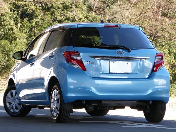 ★27年式★ヴィッツ★Fスマート!!★ナビ★4WD★車検2年付き♪_2