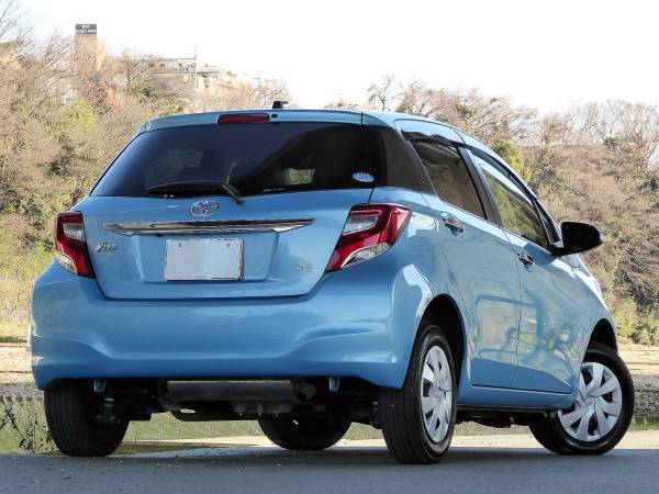 ★27年式★ヴィッツ★Fスマート!!★ナビ★4WD★車検2年付き♪_4