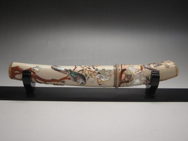 【集】072206超美品 本象牙ナイフ 螺細珊瑚芝山象嵌 花鳥文細工 二重箱_1