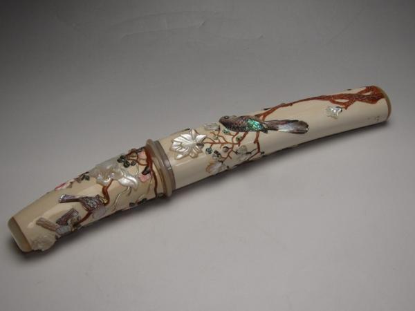 【集】072206超美品 本象牙ナイフ 螺細珊瑚芝山象嵌 花鳥文細工 二重箱_3