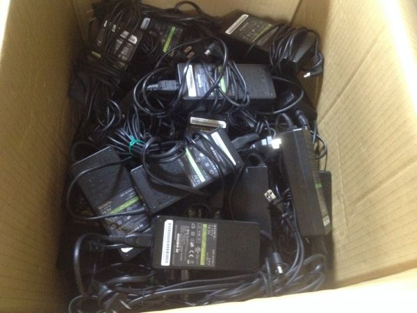 SONY PC用ACアダプタ 19.5V=4.7A 　10個セット(1