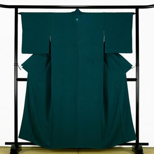 ≪3429≫　お茶席向け　上質縮緬地の正絹色無地　美品