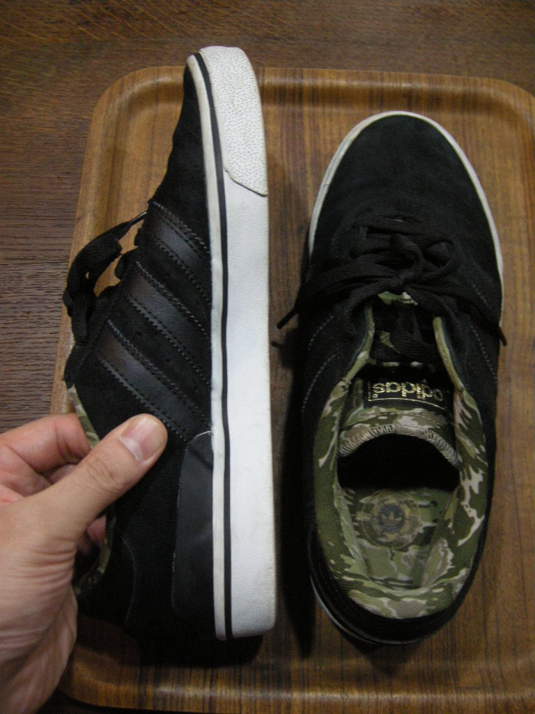 adidas ブセニッツ バルク ブラック/カモ 　S85152　スニーカー　サイズ26.5　箱無し　★