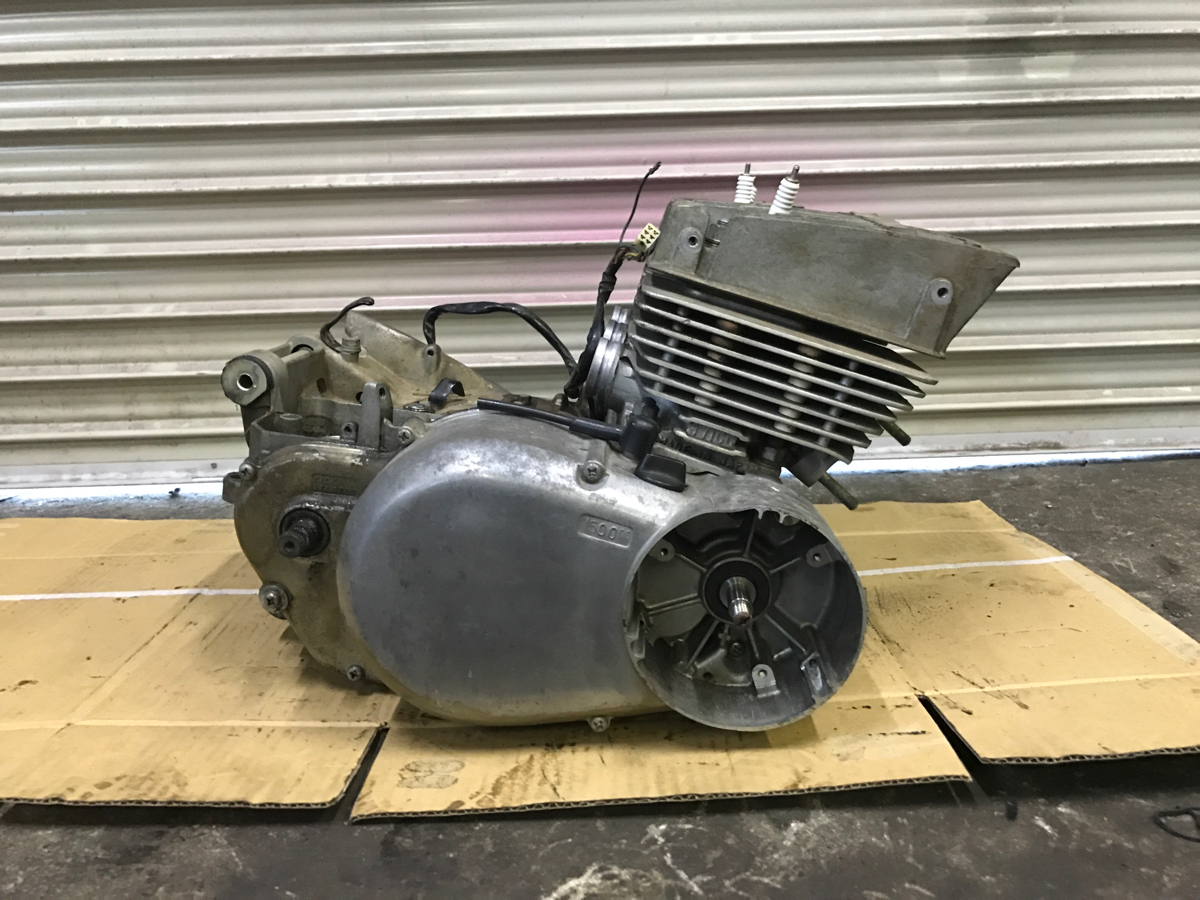 GT380 希少 国内B7 1台バラシ出品中 GT550 GT750 フロントフェンダー 
