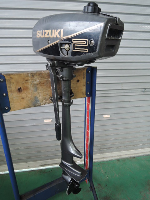 スズキ 船外機 2馬力 2スト M01026 北海道発 船舶免許不要 ゴムボート 