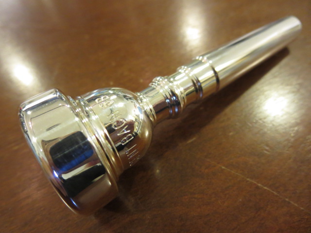 バック　トランペットマウスピース　6B　　（B)