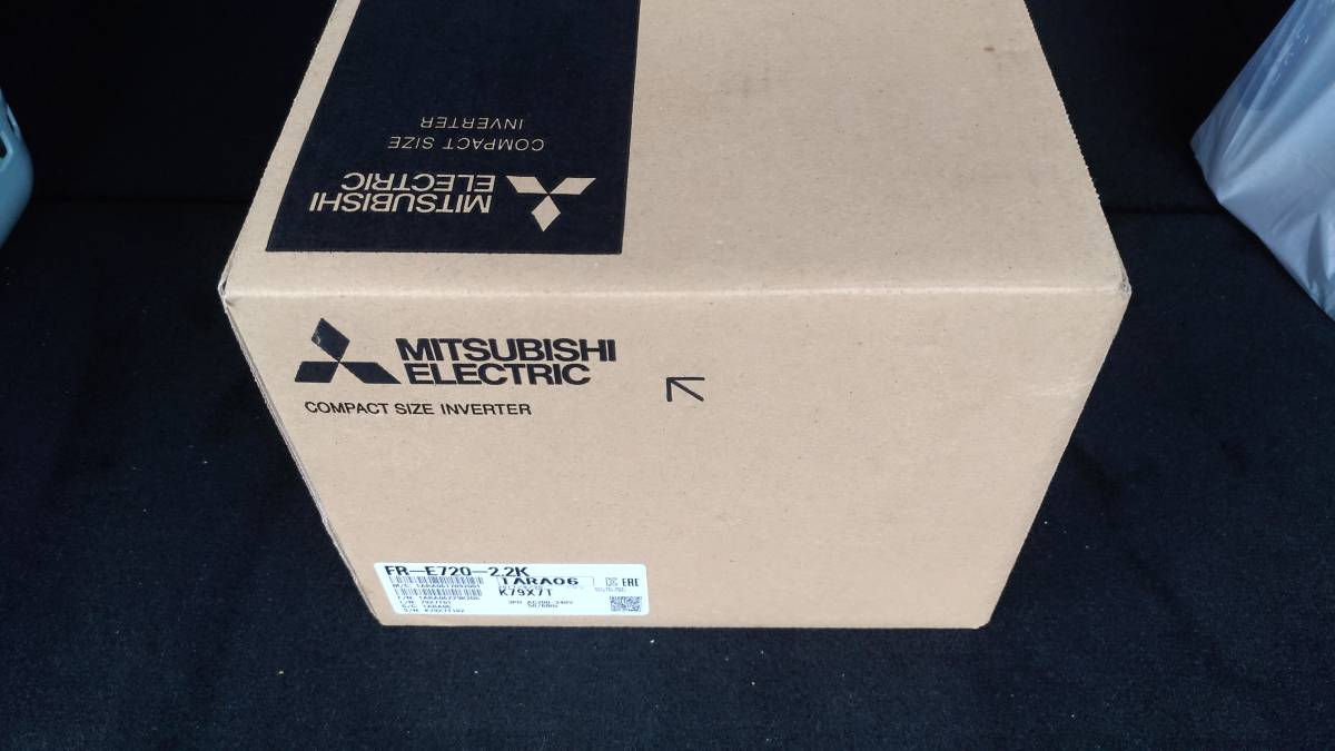 三菱電機 MITSUBISHI インバーター2.2KW FR-E720-2.2K 新品