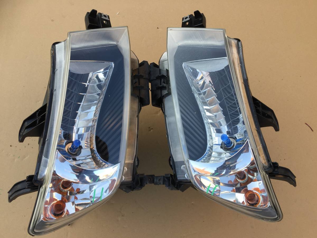 >DAKINE DAYLIGHT SURF HYBRID ハードケース 新品 <BR>この商品は2017年4月以降に日本正規メーカーより当店に納品された商品です。 <BR>カラー ホワイト <BR>世界では品質の高さから多くのUSERに支持されるＤＡＫＩＮＥのボードケースです。 <BR>★機能も充実なので使い易さは抜群です。 <BR>★5
