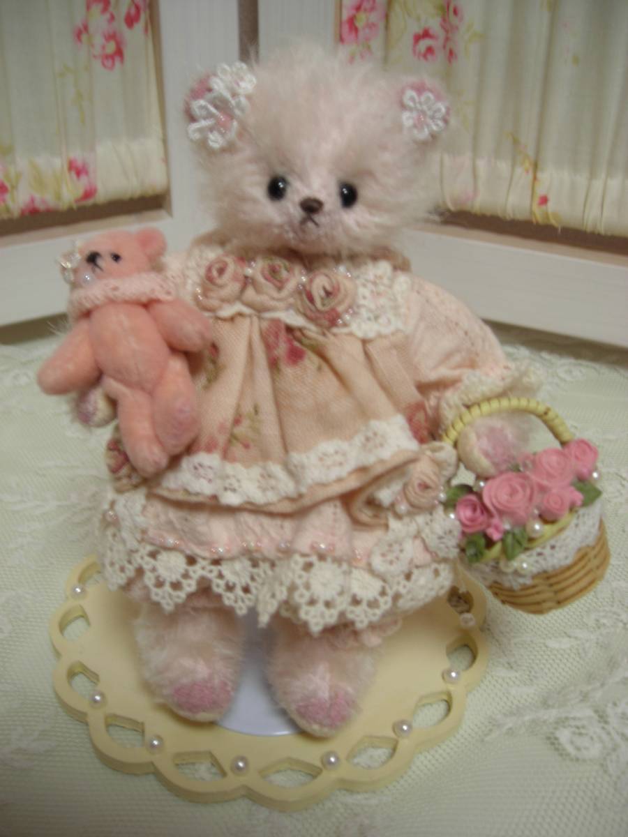 田中富美子先生のテディベア 台座付き 田中富美子先生のテディベア