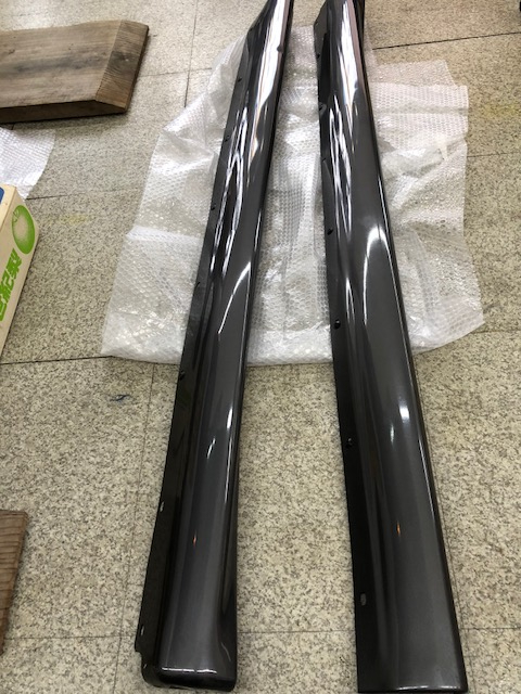 (^^♪★BNR32 NISMO サイドステップ　保管品　新品　未使用 76857 05U00 76856 05U00　センター★