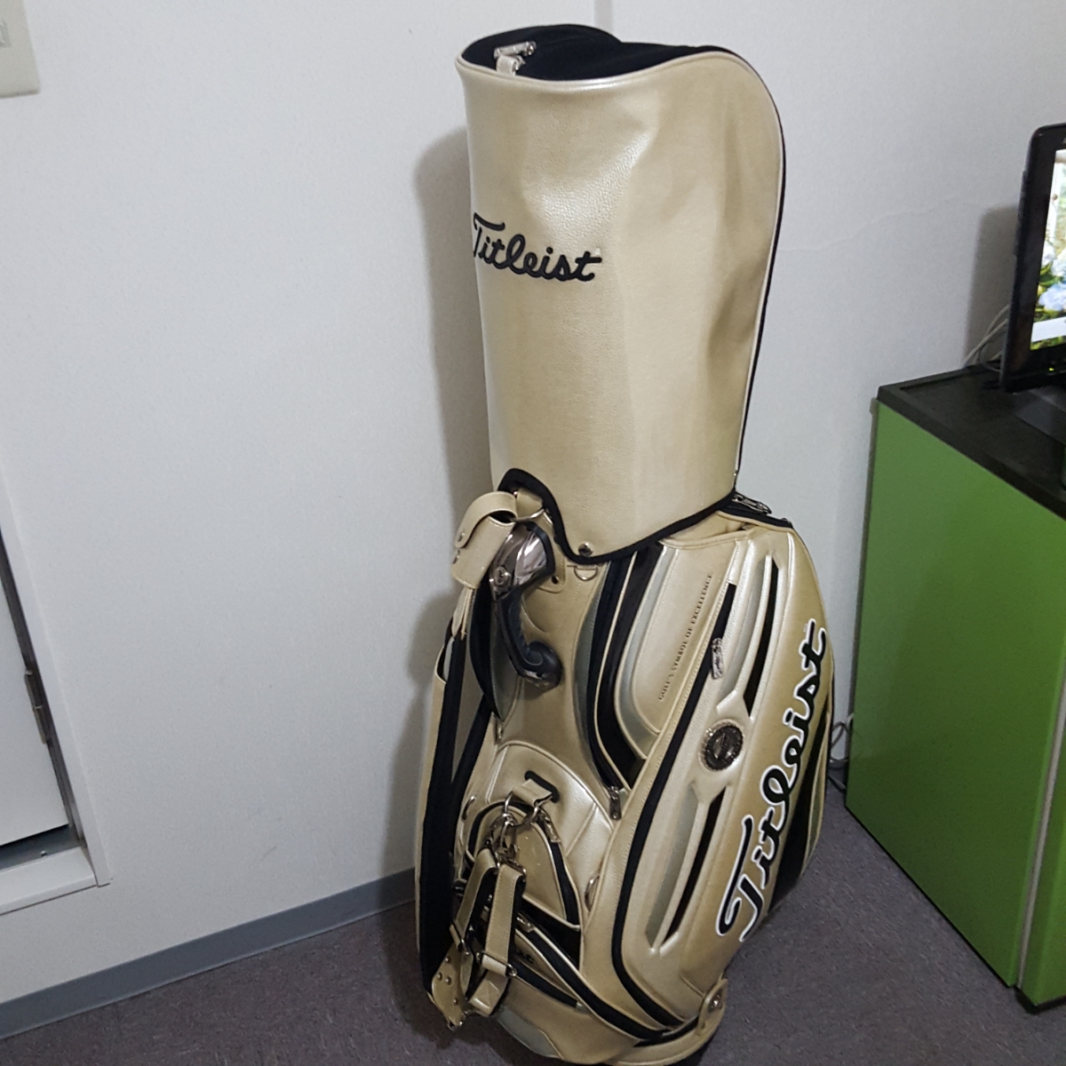 タイトリスト　キャディーバッグ　超美品　限定品9.5型