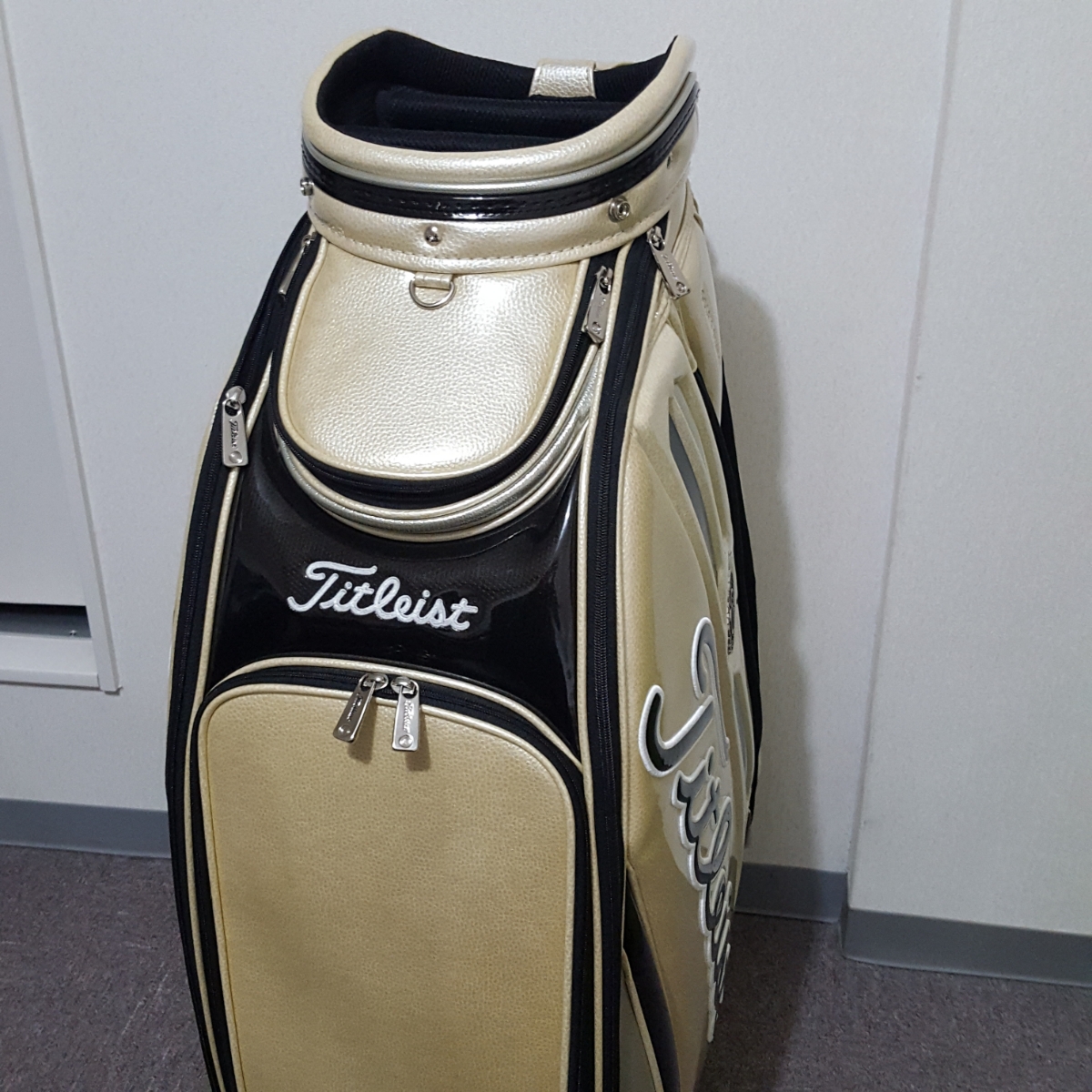 タイトリスト　キャディーバッグ　超美品　限定品9.5型