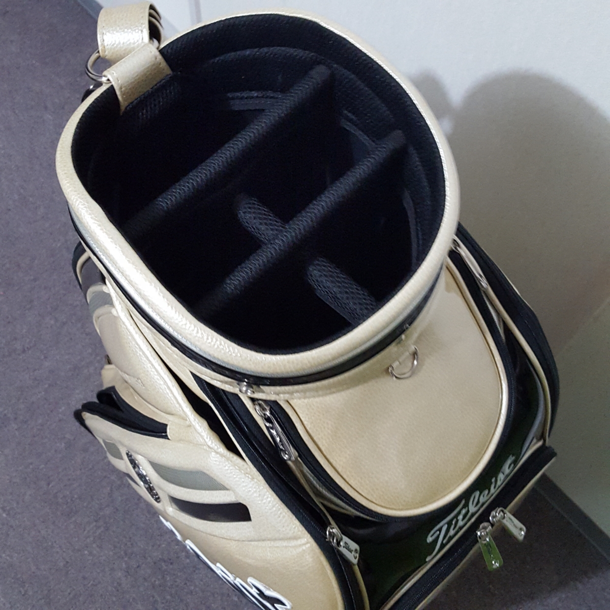 タイトリスト　キャディーバッグ　超美品　限定品9.5型