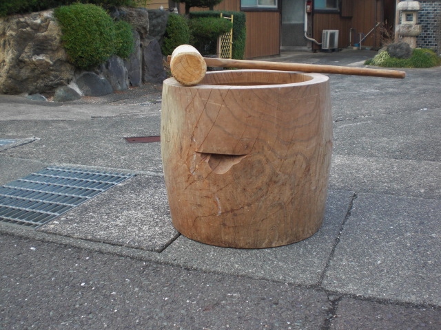 【兎】最高級品！　太鼓型　欅の臼　杵付き　餅つき ②（杵蒸籠蒸し器正月うす臼古民家イベント）