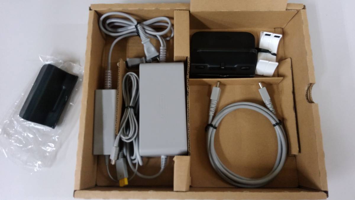 ◎ワケあり中古本体!!Wii U プレミアムセット◎動作OK、未掃除、初期化済 パッドアダプタに傷み（銅線露出）/WUC