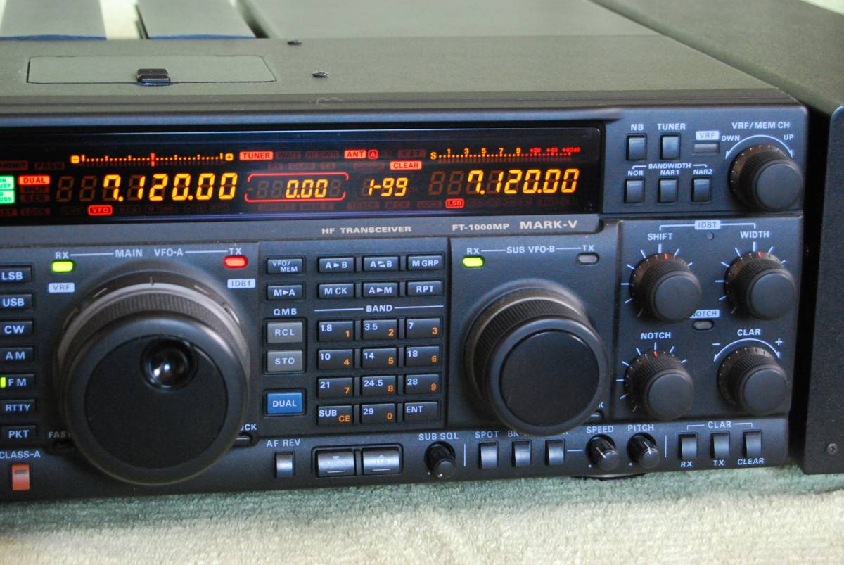 アマチュア無線機 ヤエス HF 機 FT 1000 200ワット YAESU 八重洲の業務