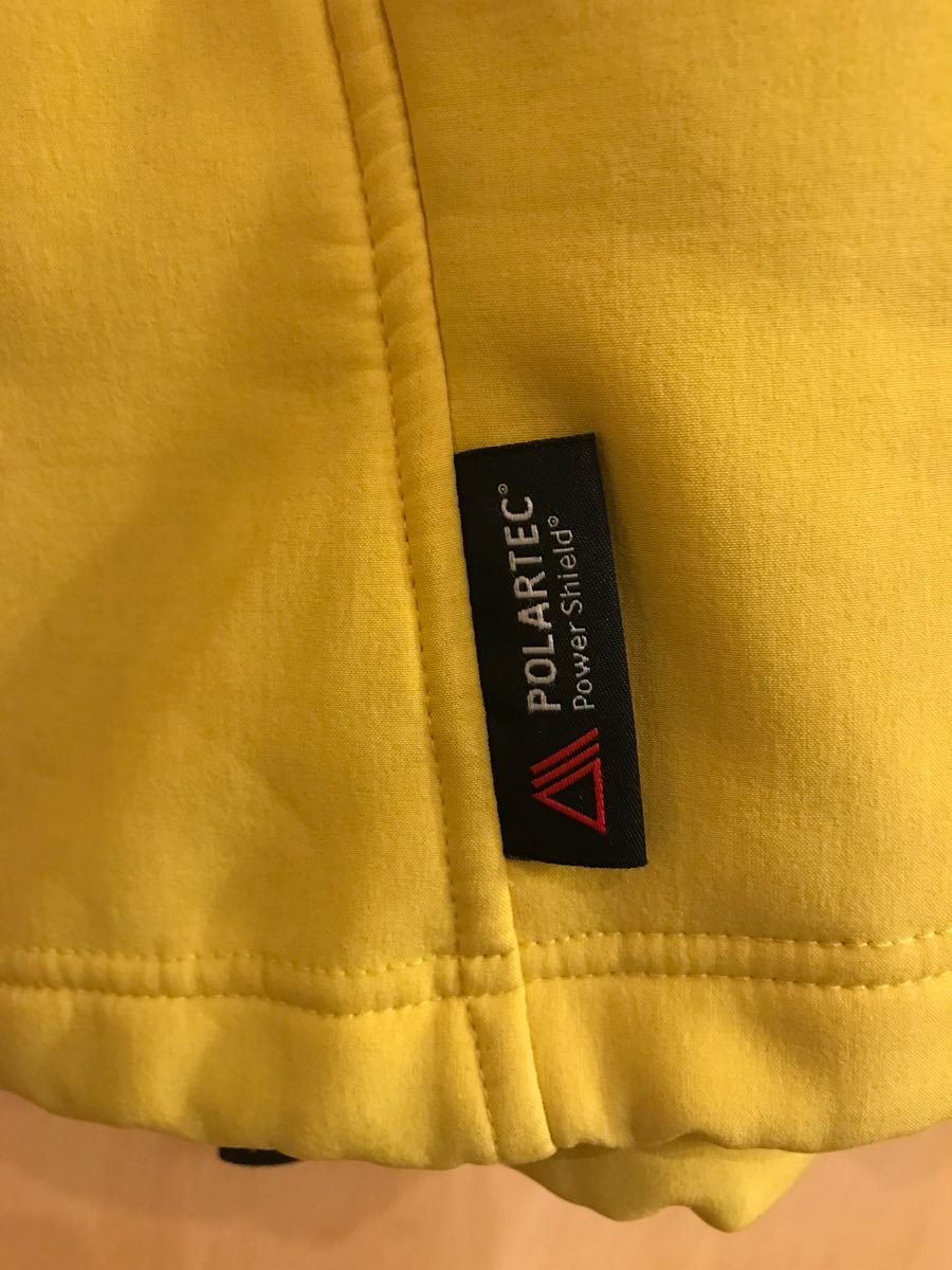 ホグロフス ソフトシェル Mサイズ！！