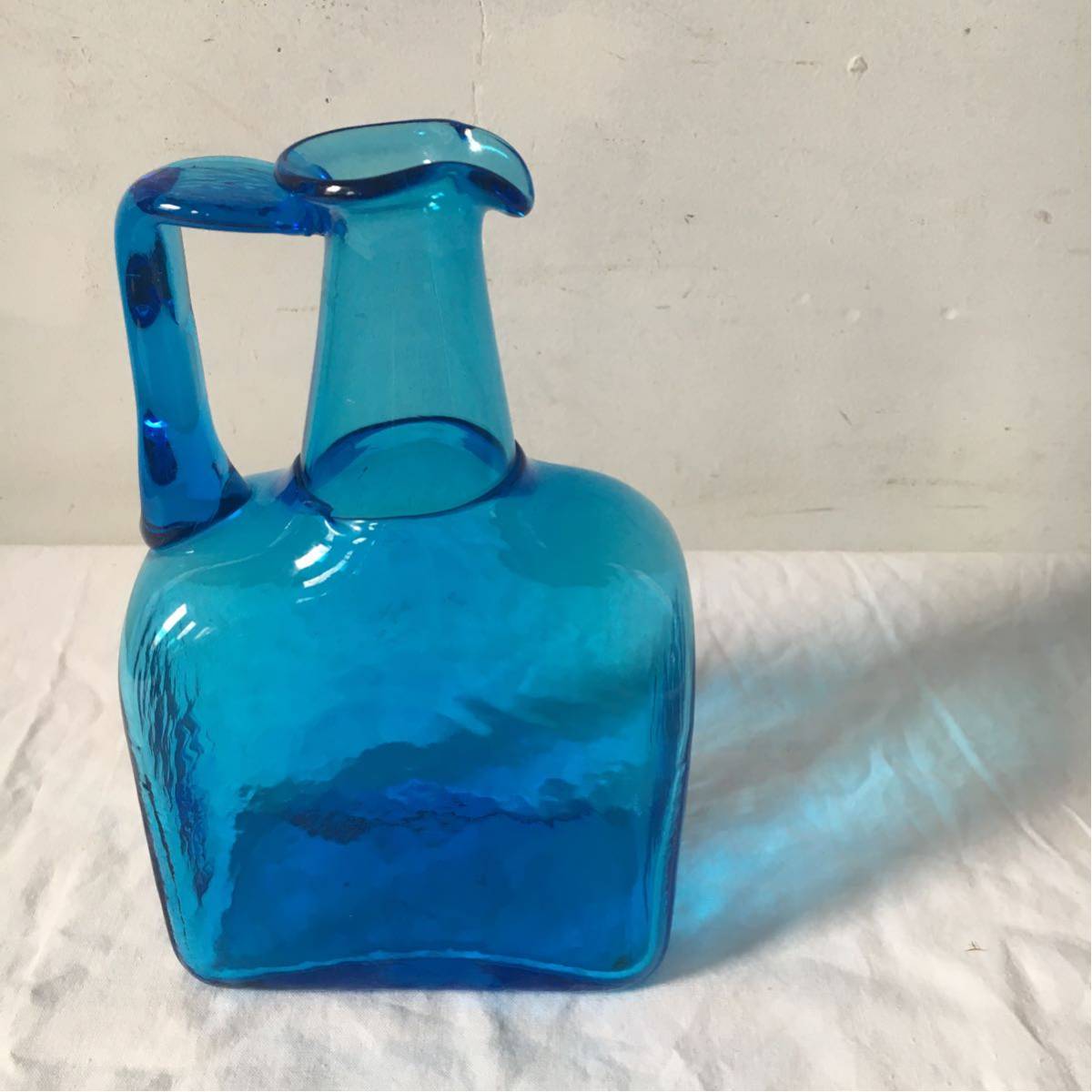 古い倉敷ガラス 硝子 ブルーの持ち手つきピッチャー 小谷真三 コバルト