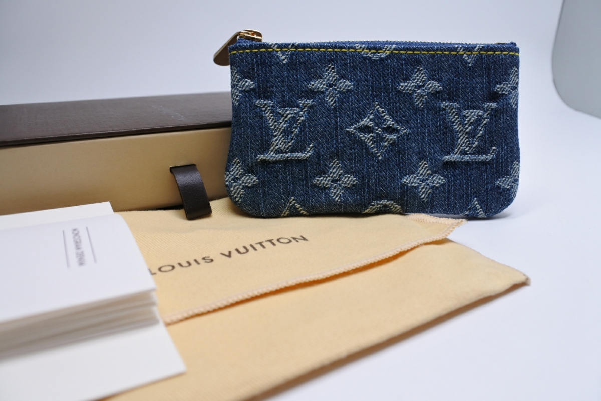 新品同様 ルイヴィトン モノグラムデニム ポシェットクレ M95343 