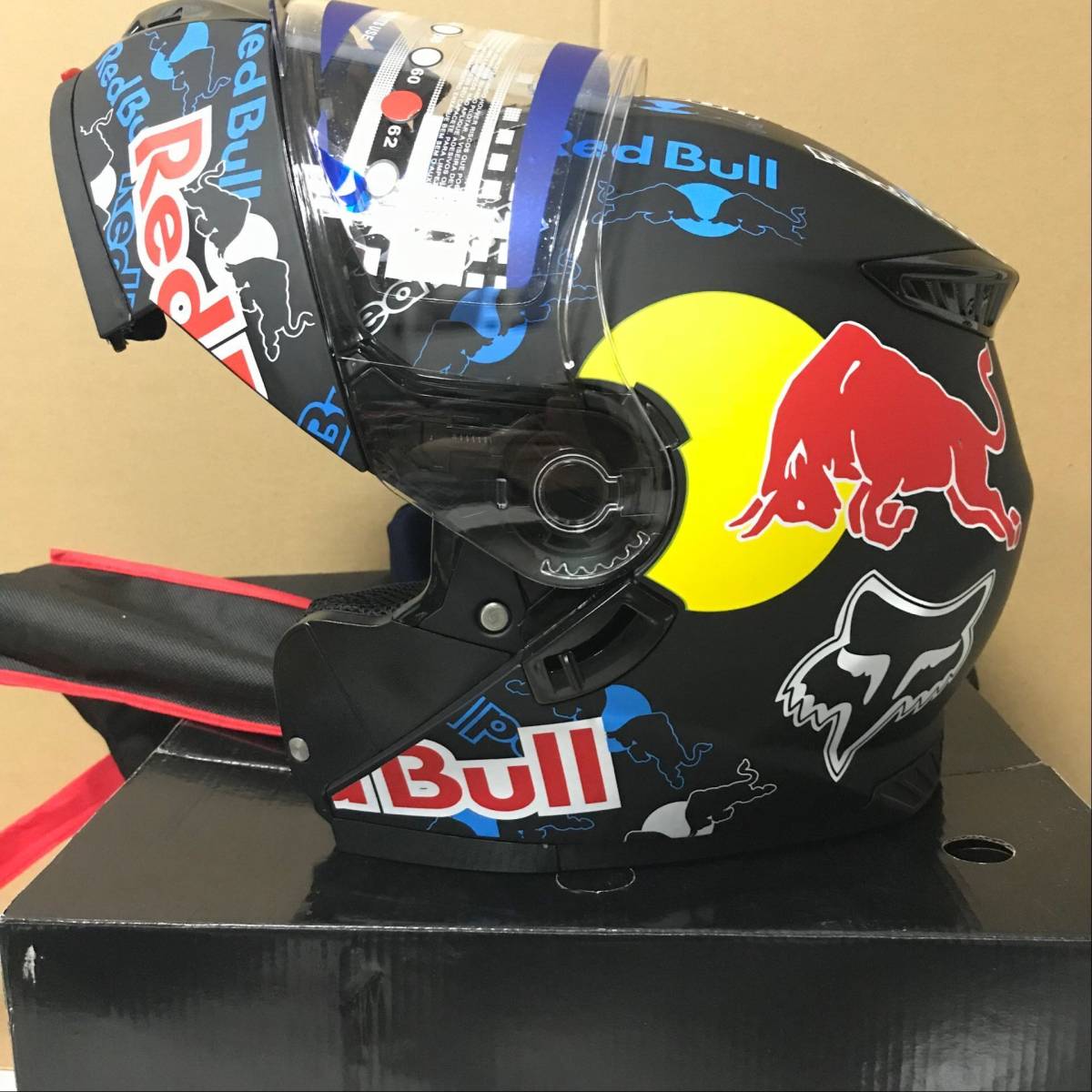 最新品 RedBull 高級レンズ内蔵フリップアップシステムヘルメットM-XXL