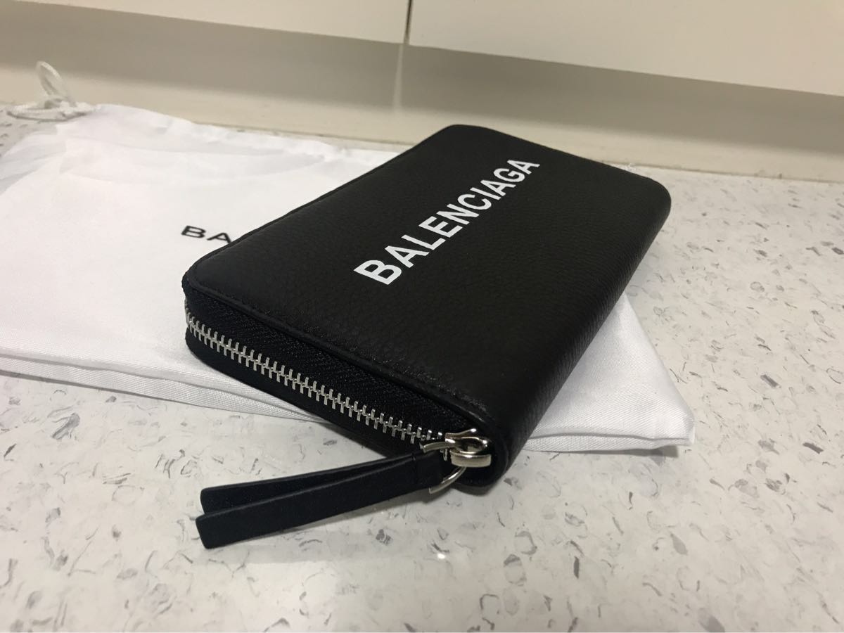 送料無料 BALENCIAGA/バレンシアガ ラウンドZIPP 長財布 ブラック