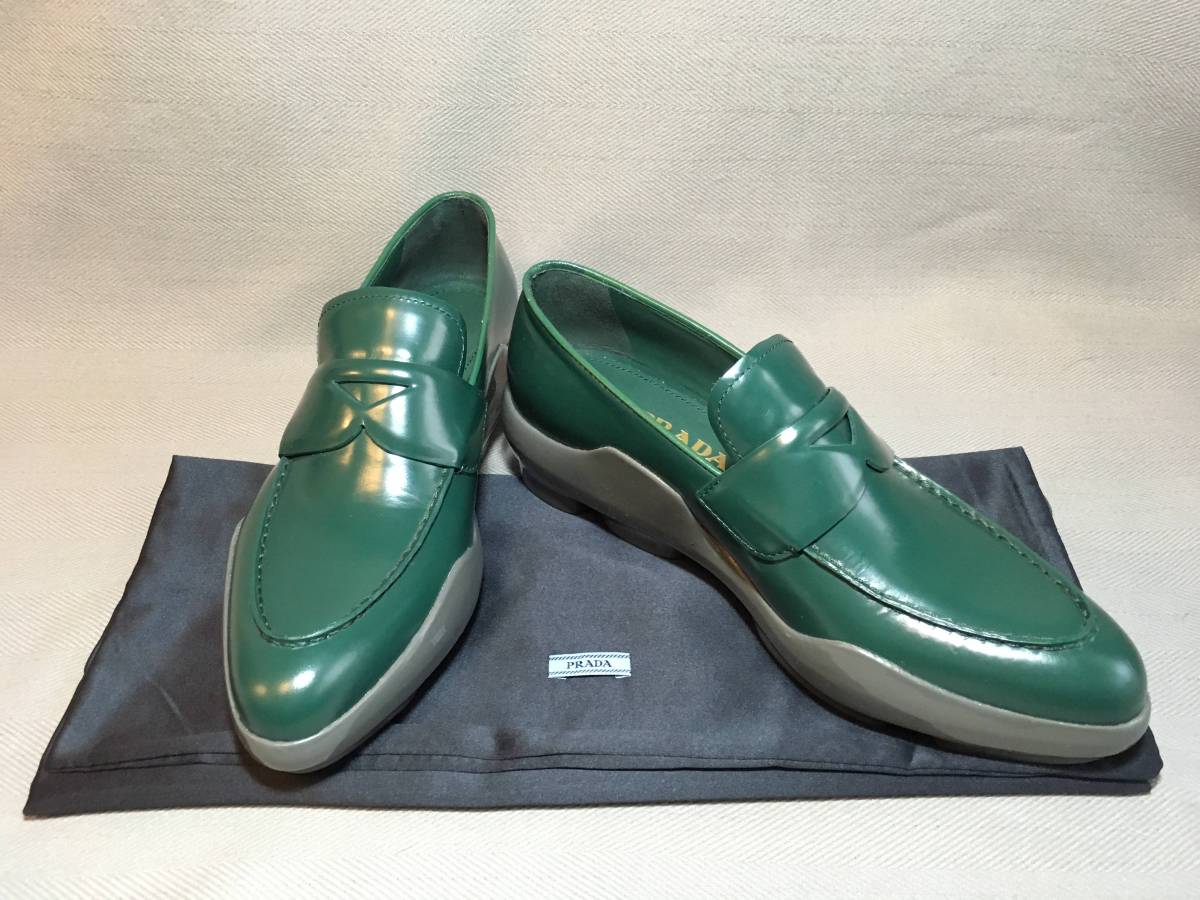 お買い得，本物保証 プラダ コレクション ラバー コーティング レザー シューズ 37.5 PRADA 靴 ローファー ダーク グリーン グレー コレクション(女性用)｜売買されたオークション情報、yahooの商品情報をアーカイ 靴