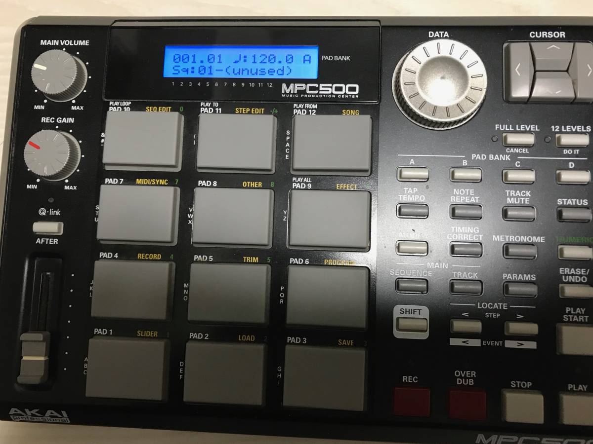 AKAI・MPC500・美品・サンプラー AKAI MPC500 サンプラー DTM リズムマシン Compact Flash7枚付(合計4GB