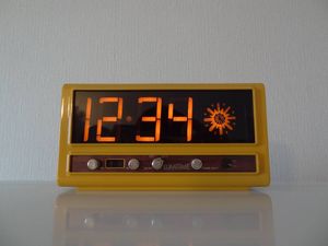 パタパタ時計のYahoo!オークション(旧ヤフオク!)の相場・価格を見る