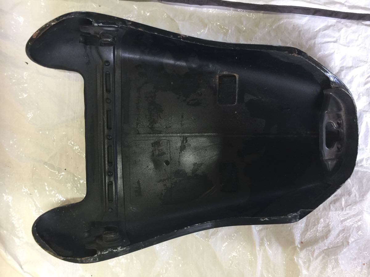 VMAX１２００ スケルトンタンクカバー_4