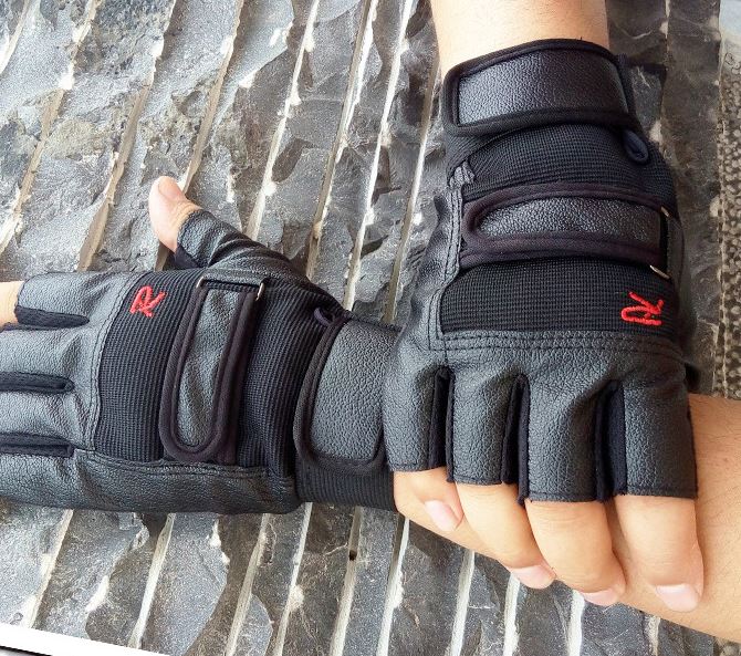 C1535 黒 グローブ ウエイトリフティング 指だし ジム トレーニング フィットネス 送料無料！_3