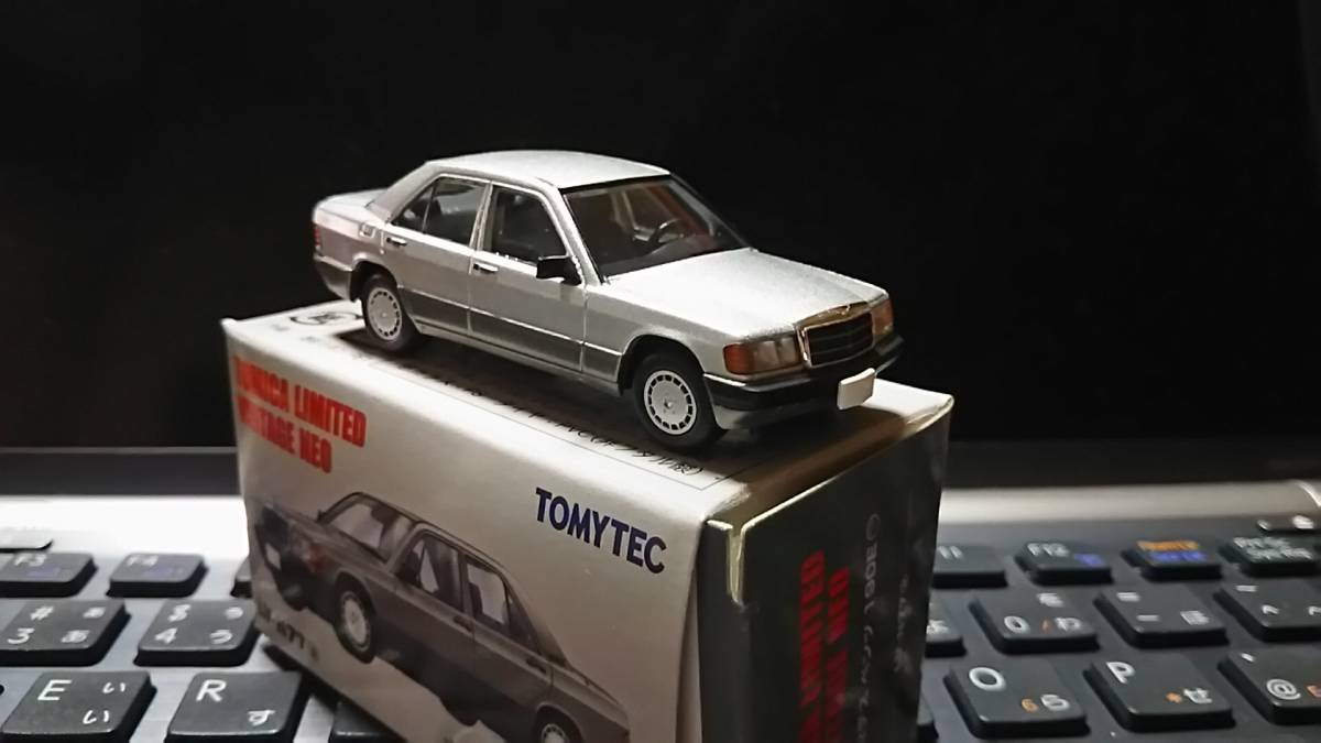 トミカリミテッドヴィンテージネオ メルセデス ベンツ 190E LV-N77a